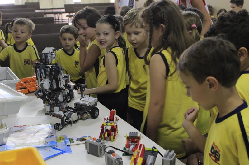 Lego Education: Aprender ficou ainda mais divertido - Escola Infantil  Pequeno Mundo